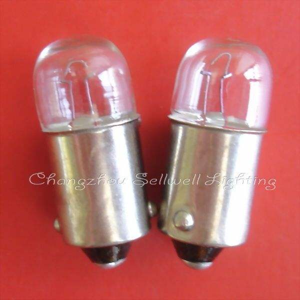 Two Ba9s lamp holders with clear bulbs on red background for teaching aids and signal instruments.