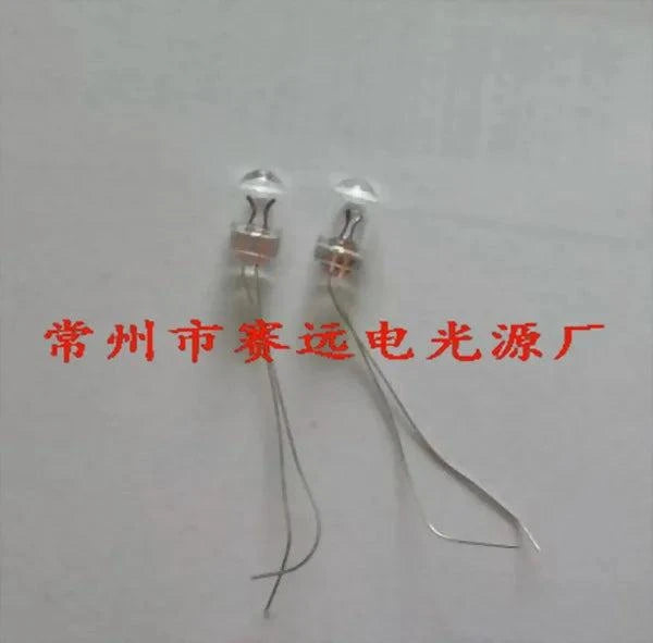Miniature electric light source bulb 1.5V 90MA with 4.7mm diameter and 30mm lead length