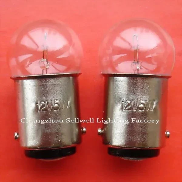 10pcs miniature light bulbs 12v 5w ba15d G18 with metallic base on red background